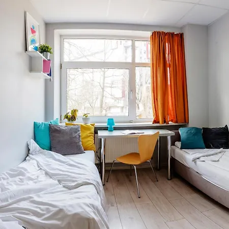 Bridge Free Parking Szálloda Riga