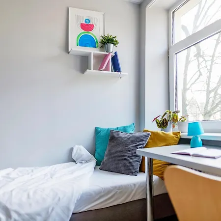 Bridge Free Parking Szálloda