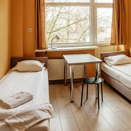 Bridge Free Parking Hotel 2*