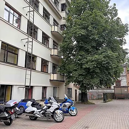 Otel Bridge Free Parking Riga