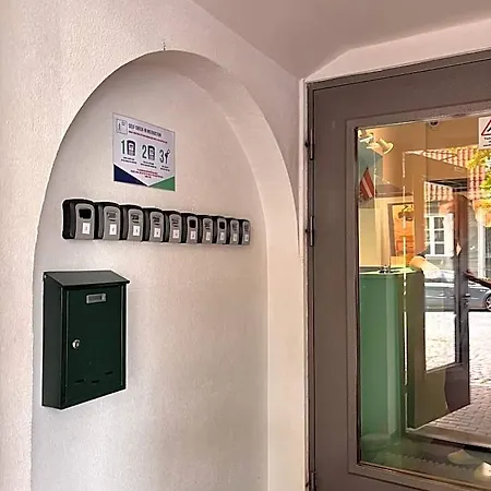Bridge Free Parking 2* Riga