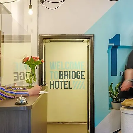 Otel Bridge Free Parking Riga