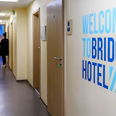 Bridge Free Parking Otel