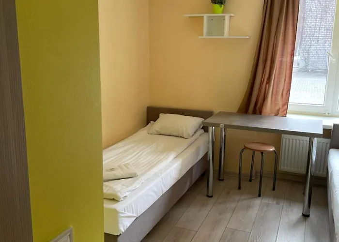 Bridge Free Parking Hotel 2*