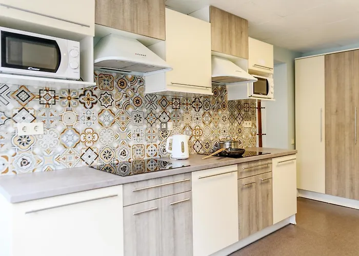 Bridge Free Parking 2* Riga