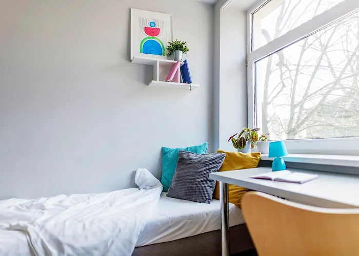 Bridge Free Parking Hotel