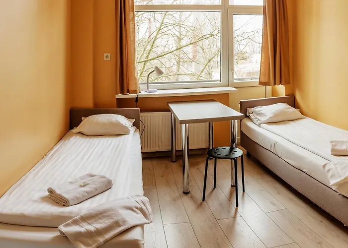 Bridge Free Parking Hotel 2*