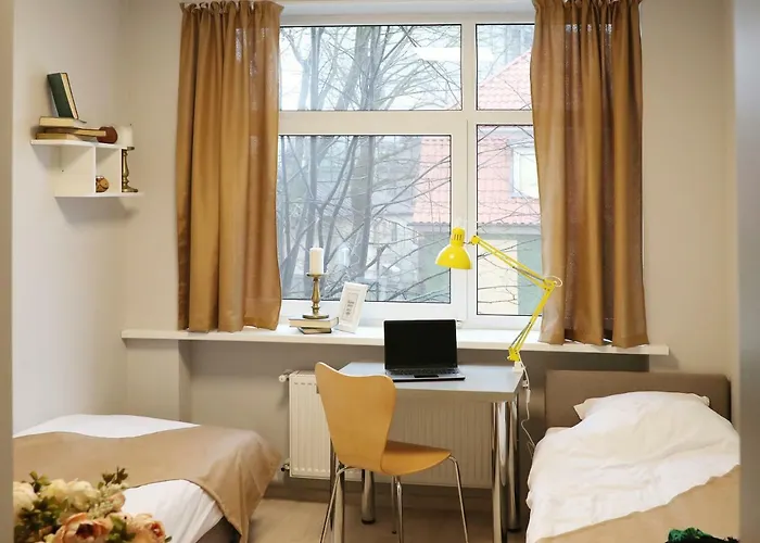 Bridge Free Parking Hotel 2*