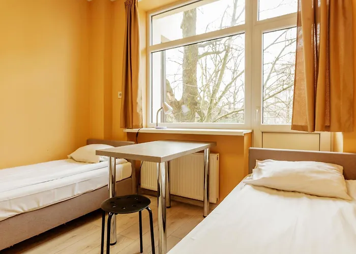 Bridge Free Parking Готель Рига